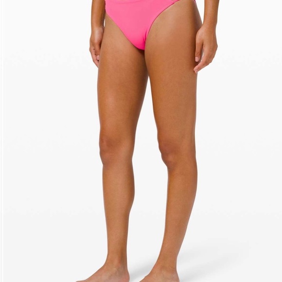 Lululemon Coastline mid rise medium bottom - Picture 3 of 6